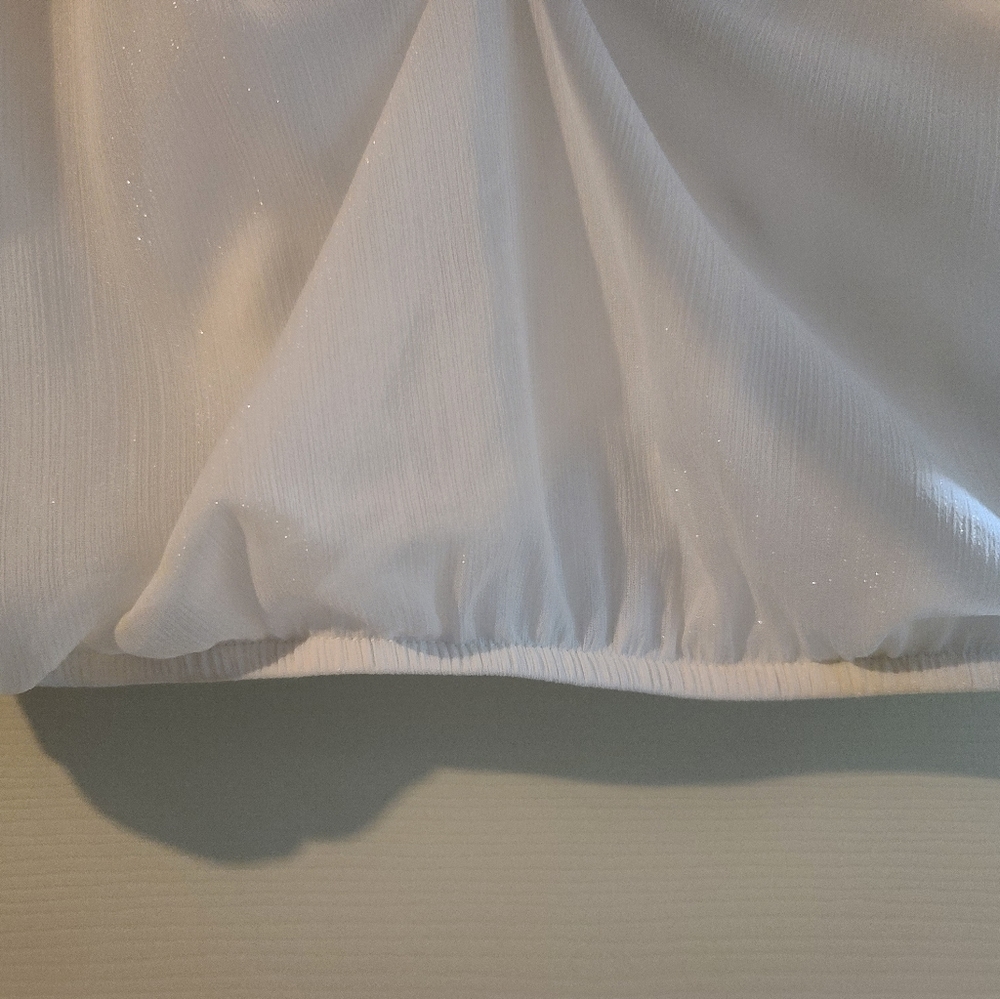 Beautiful blouse - Picture 3 of 4